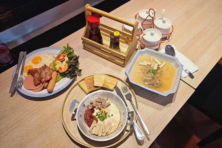Breakfast/Coffee Service 26 of 28