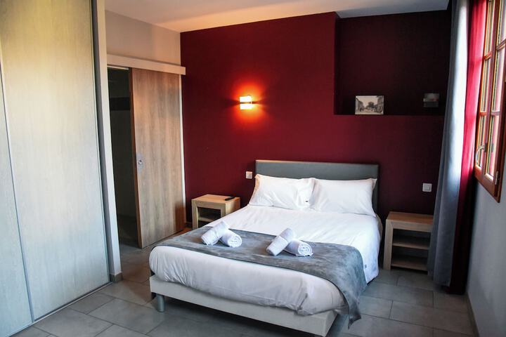 Room 4 of 17