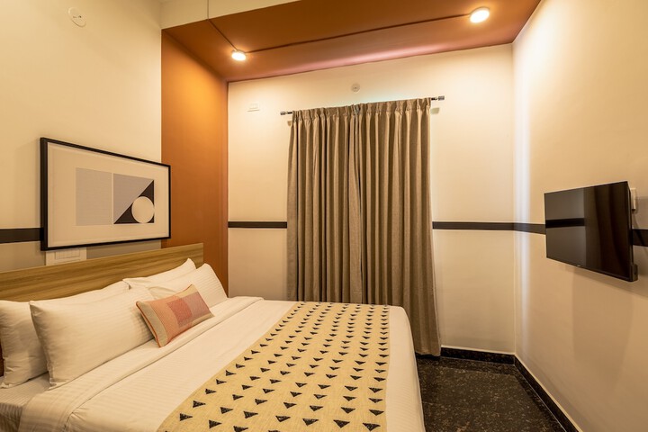 Room 12 of 22