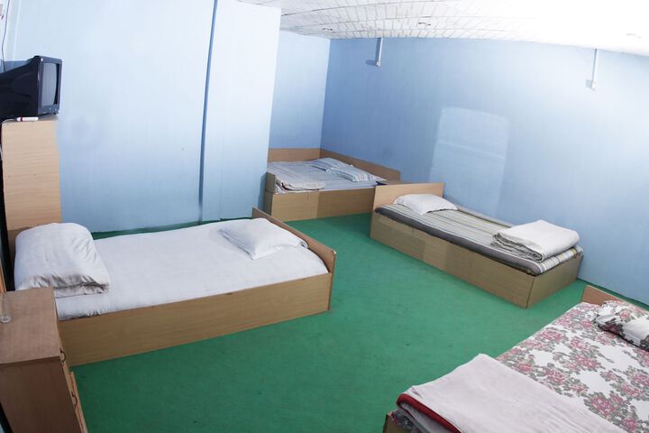 Room 16 of 19