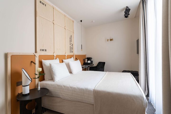 Room 45 of 133