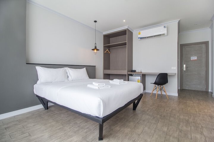 Room 12 of 33