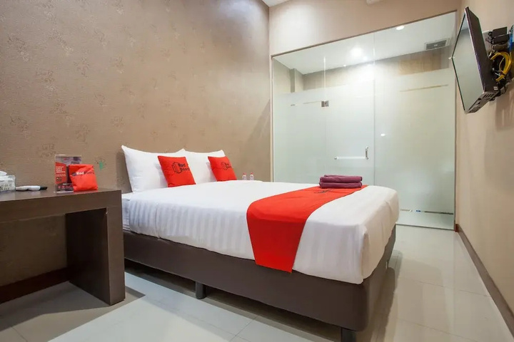 Room 5 of 14
