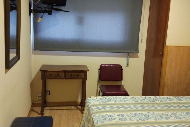 Room 8 of 26