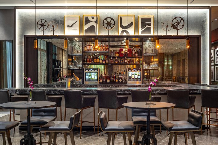 Lobby lounge