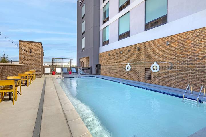 Photo of Home2 Suites by Hilton Calera Pool