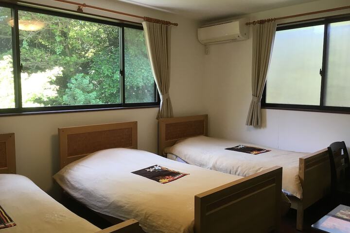 Room 14 of 66