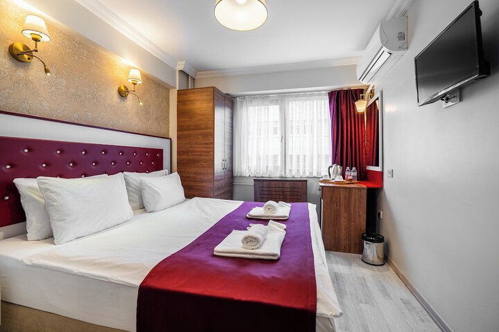 Room 27 of 66