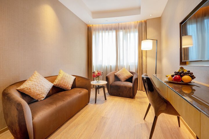Room 43 of 142