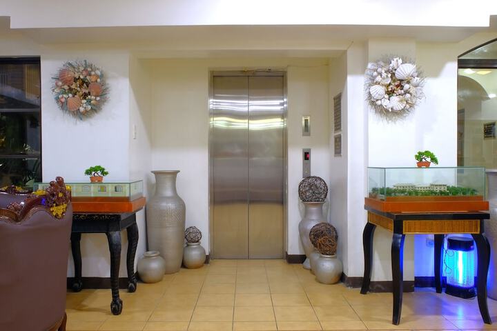Entrance & Lobby