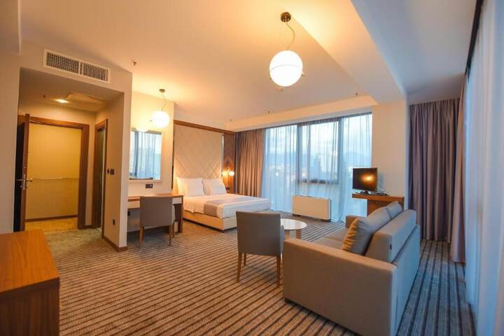Room 13 of 29