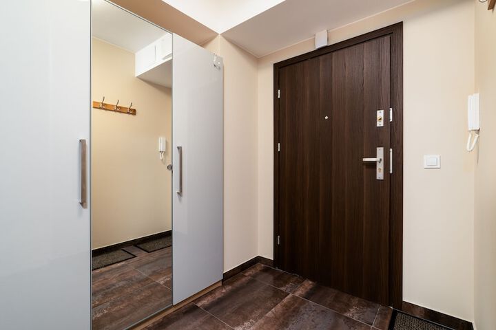 Room 69 of 375