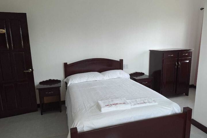 Room 9 of 31