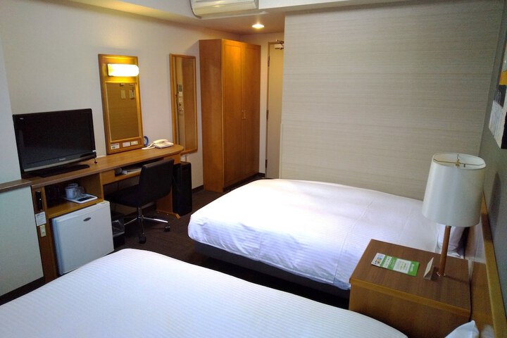 Room 5 of 22