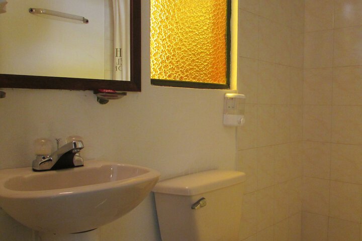 Room 40 of 102
