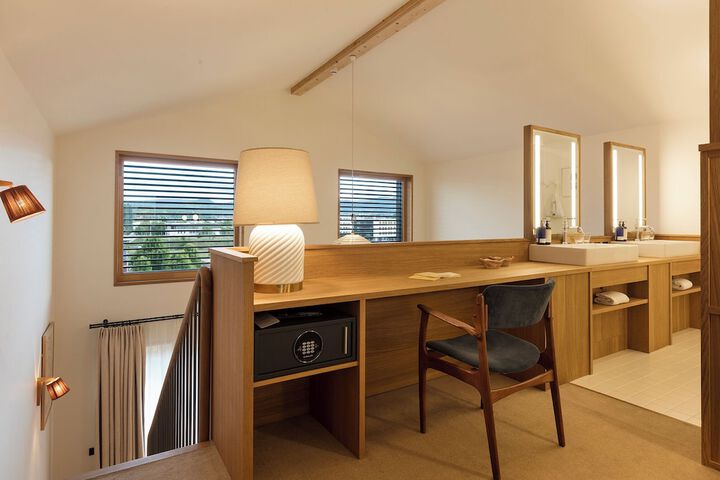 Room 42 of 71