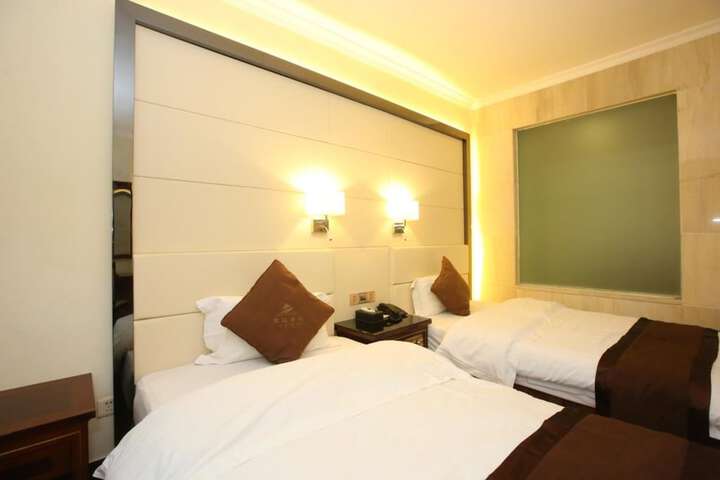 Room 6 of 29