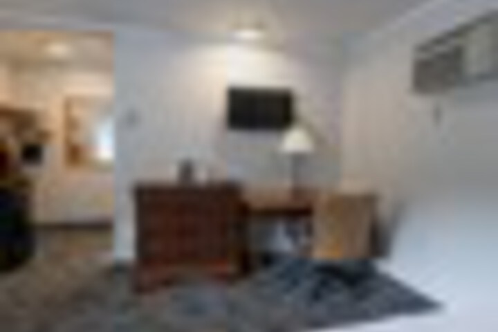 Room 185 of 549