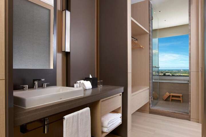 Room 21 of 82