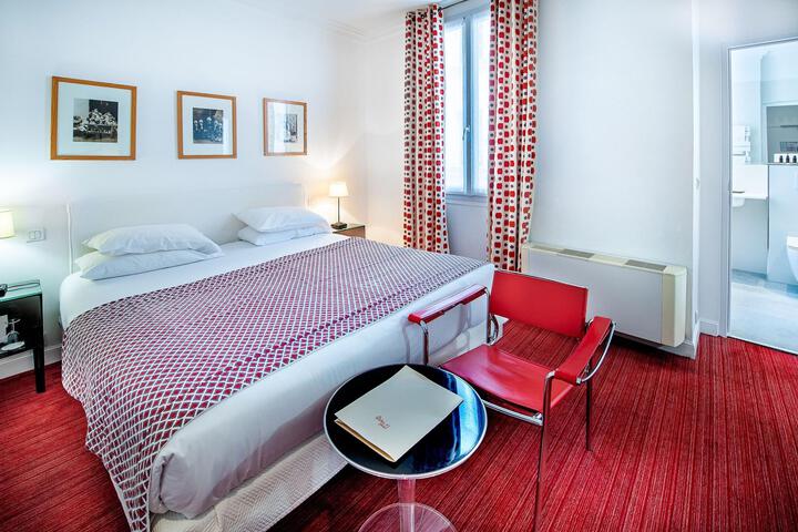 Room 34 of 76