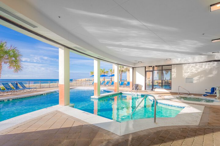 Indoor/outdoor pool