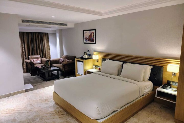 Room 12 of 29