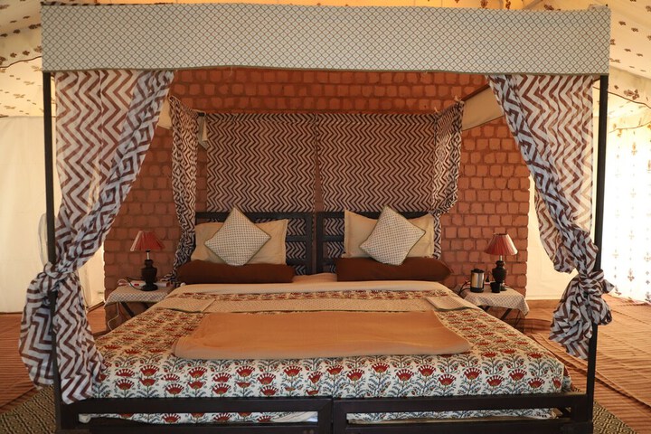 Room 4 of 30