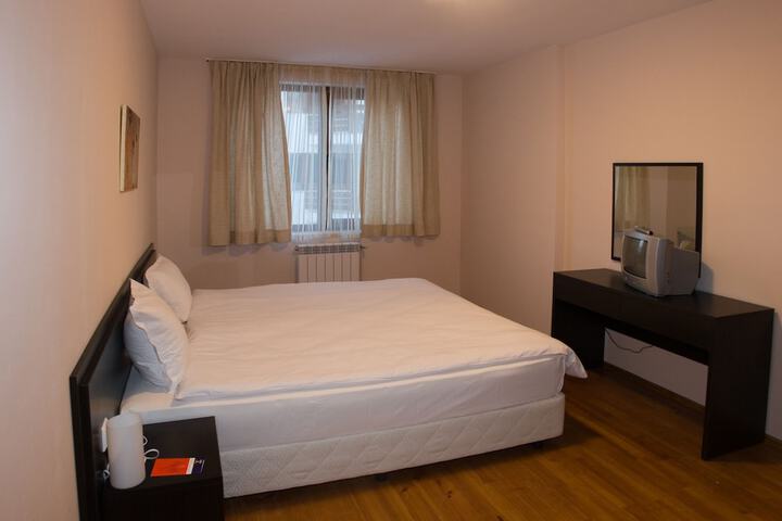 Room 5 of 17