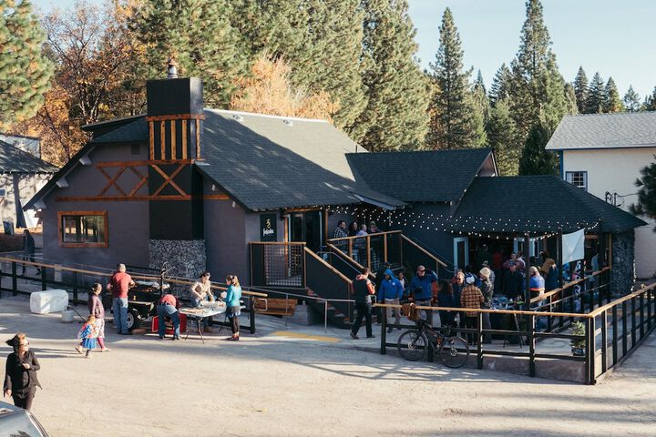 Breakfast/Coffee Service 25 of 34