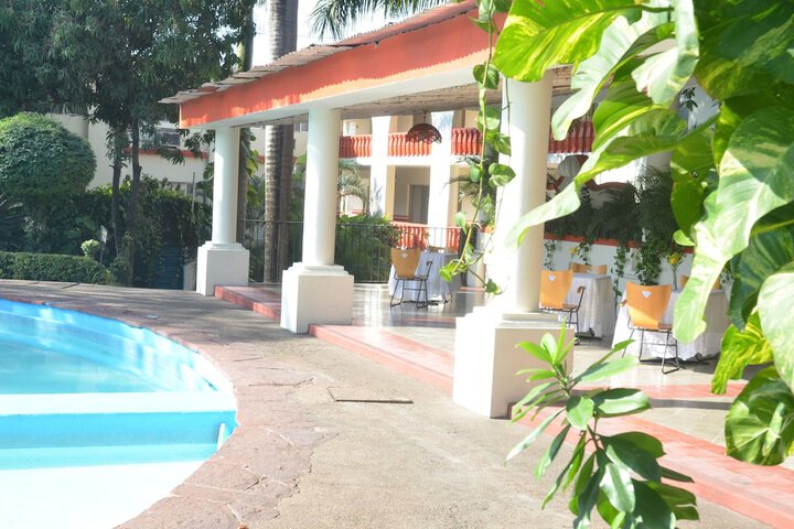 Pools & Facilities