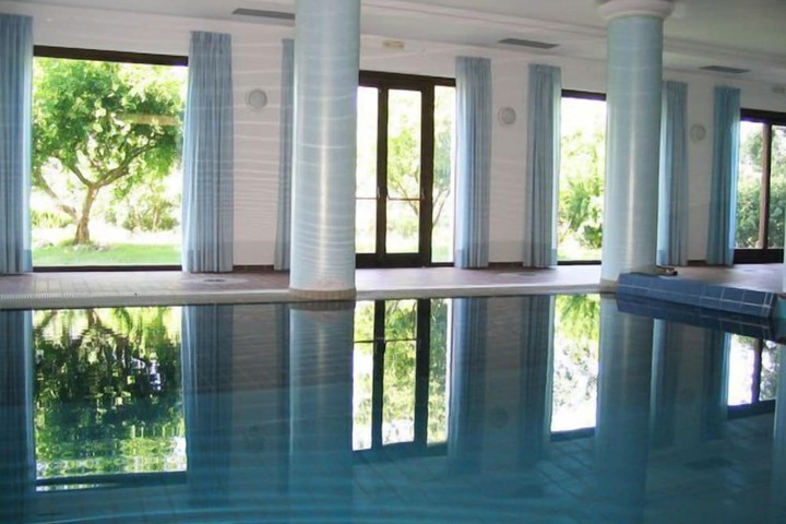 Hotel Pool