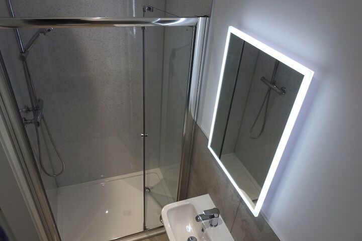 Room 8 of 43