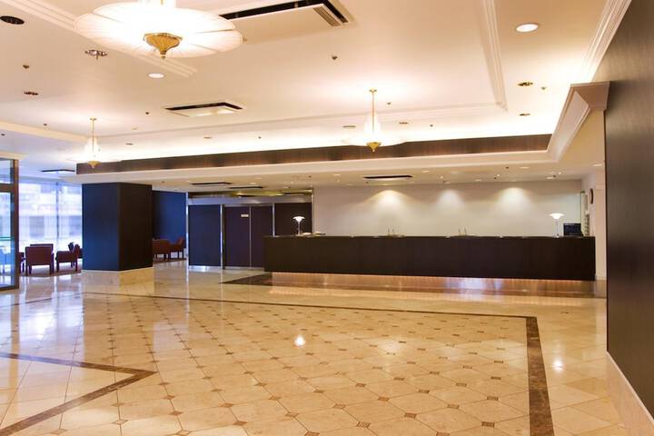 Entrance & Lobby