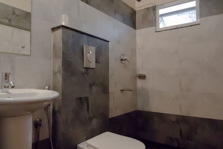 Room 32 of 41