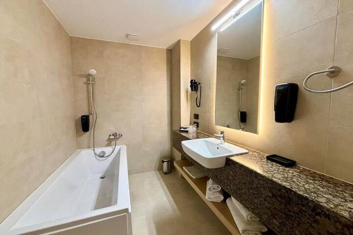 Room 20 of 53