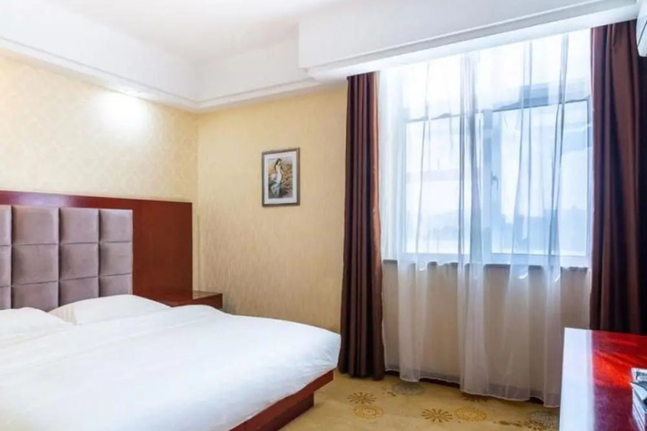 Room 6 of 11