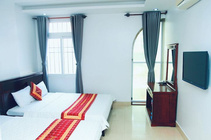 Room 12 of 30