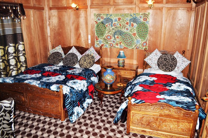 Room 15 of 150