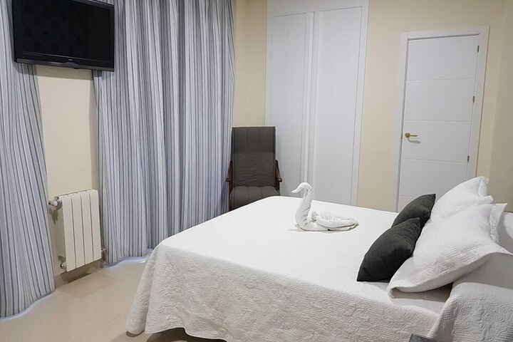 Room 10 of 42
