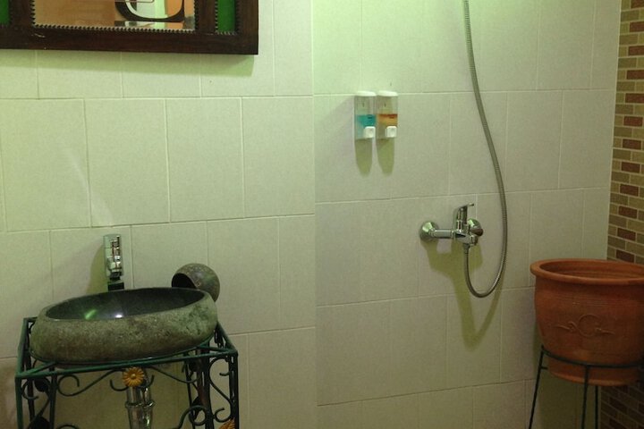Room 7 of 15