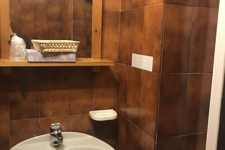Room 13 of 21
