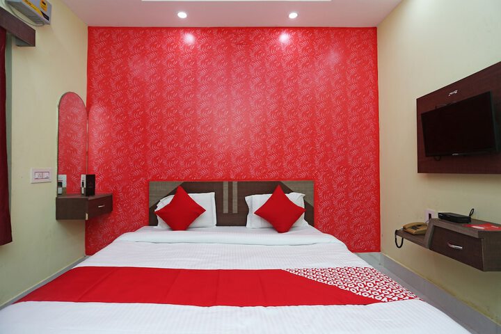 Room 12 of 22