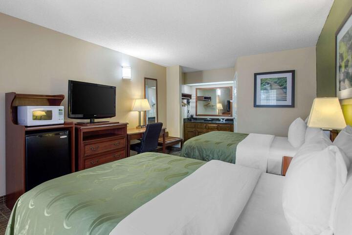 2 Double Beds (2 of 11)