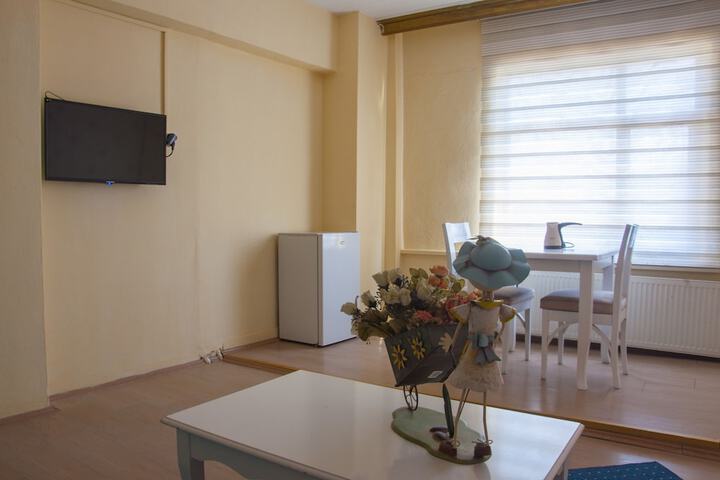 Room 12 of 25