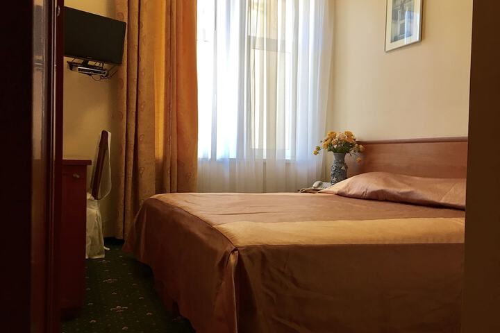 Room 25 of 105