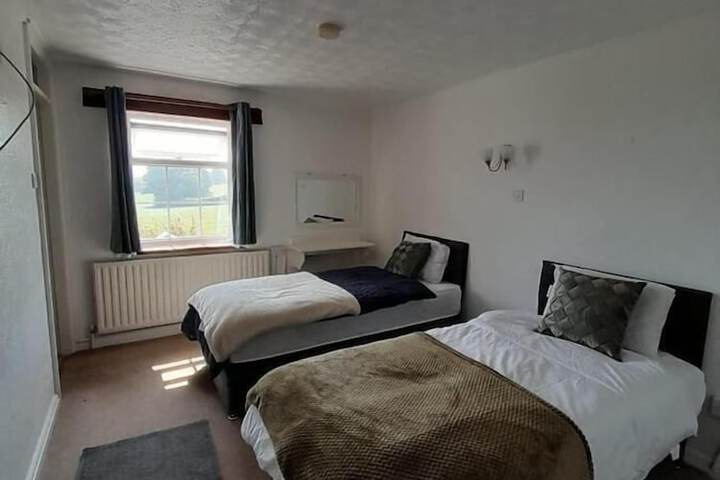 Room 3 of 40