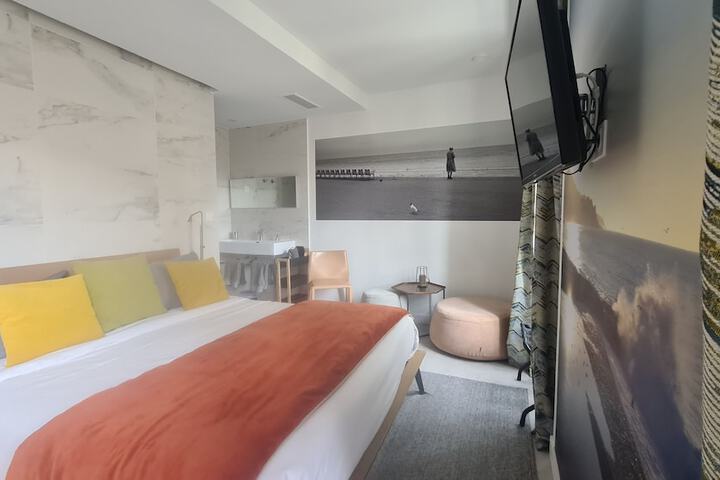 Room 33 of 118