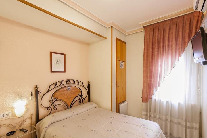 Room 15 of 23