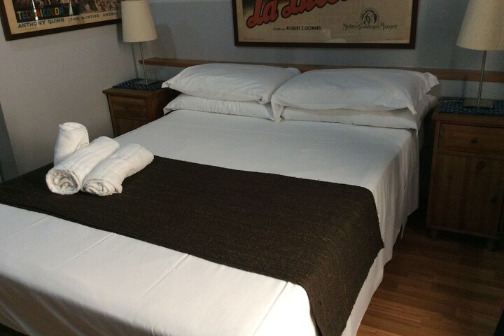 Room 9 of 39