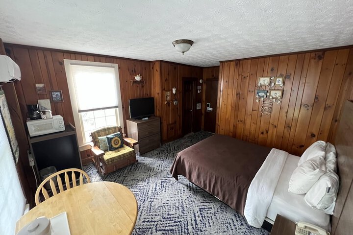 Room 10 of 48
